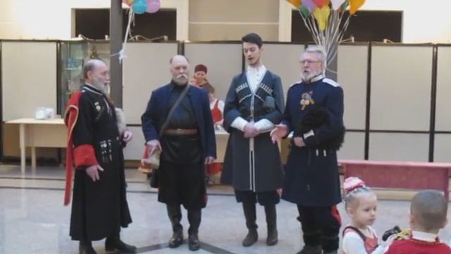 Казачий круг. Во саду дерево цветет Казачья строевая походная STAROVE.RU смотреть онлайн