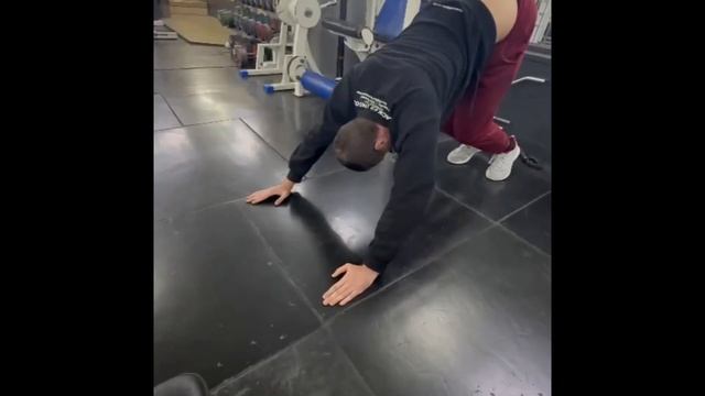 Сделал 35 отжиманий, за 1 подход хорошо поработал. смотреть онлайн