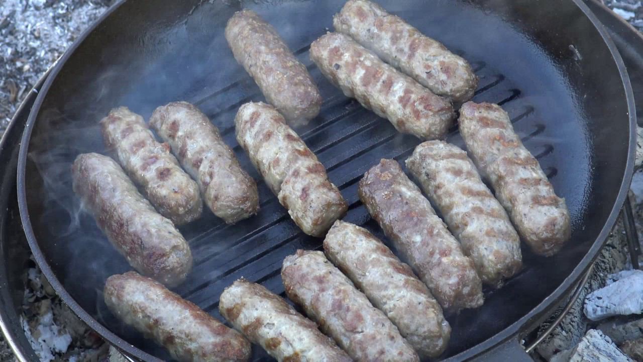 Как сделать вкусные чевапчичи || Чевапчичи на гриль-сковороде || "Умные" угли GrillGo|| #GrillGo. смотреть онлайн