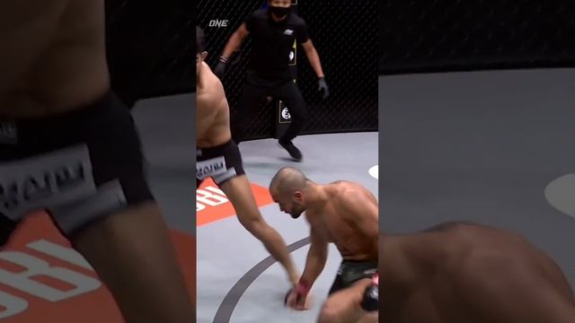 Короткий, правый?боковой! [НОКАУТ] смотреть онлайн