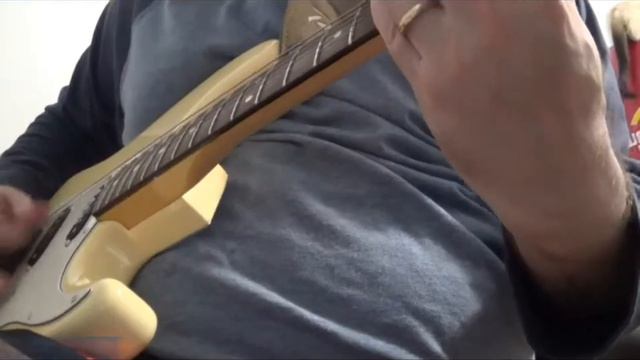 Duncan Designed SC101 VS DiMarzio DP184 Chopper Strat bridge смотреть онлайн