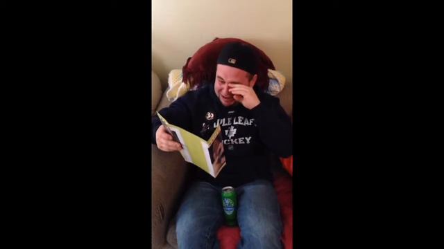 Scott finding out for his 30th Birthday that he gets the German Shepherd puppy he's always wanted. смотреть онлайн