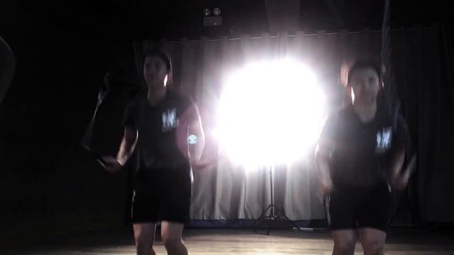 TWICE(트와이스) "KNOCK KNOCK" ft. Ultra Rope Skipping смотреть онлайн