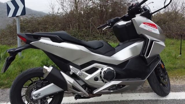 Prueba de la Honda Forza 750. смотреть онлайн