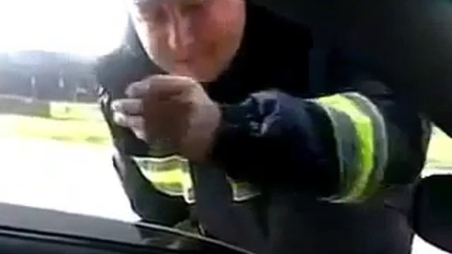 Пьяный гаишник смотреть онлайн