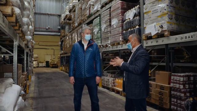 Губернатор Солодов проверил запасы продуктов на складах «Шамсы» смотреть онлайн