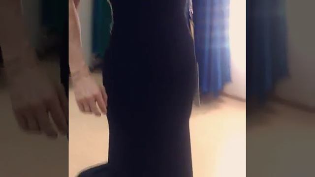 Вечернее платье с открытой спинкой и со шлейфом смотреть онлайн