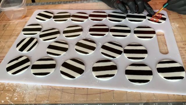 Fondant Cupcake Toppers for Beginners смотреть онлайн