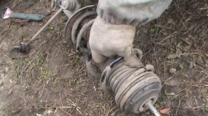 Замена передних стоек Опель Корса Д. Replacing front struts Opel Corsa D.