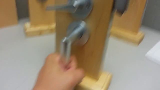 AD Systems (formerly Aurora Doors): FSB Sliding door lock with lever and key смотреть онлайн