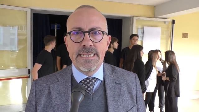 "Libriamoci", l'Imbriani fa scuola di lettura e spettacolo смотреть онлайн