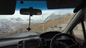 Из России в Грузию через Верхний Ларс по серпантину.