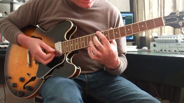The Gibson 335 vintage Guitar Demonstration смотреть онлайн