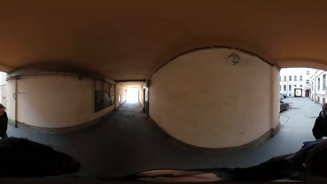 Обычный двор-колодец на Лиговском проспекте смотреть онлайн