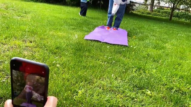 ПОВТОРЯЮ СВОИ ДЕТСКИЕ ФОТОГРАФИИ/Видео Мария ОМГ смотреть онлайн