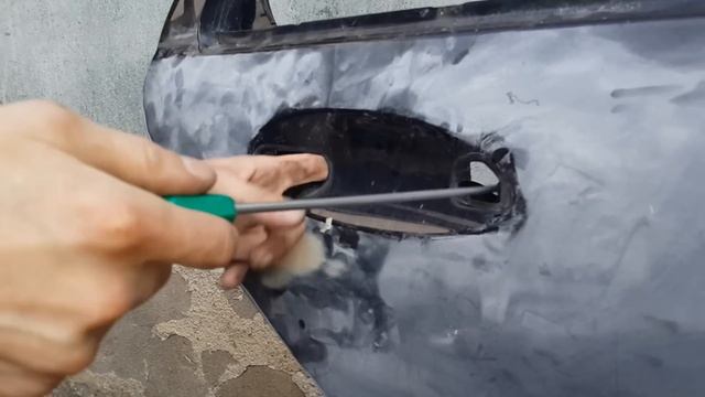 как снять ручку с задней двери Mercedes W203 если не откручивается винт torx20 смотреть онлайн