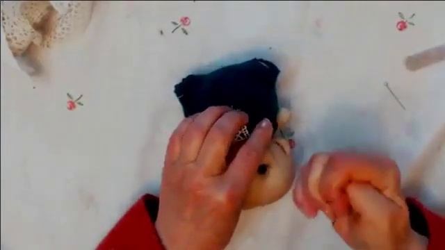 Кукла из капрона для начинающих. Пупсик из колгот.Одежда -кофточка.Мастер класс.Muñeca soft-2 ч. смотреть онлайн