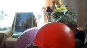 Мальчик лопнул шарик!!!xD смотреть до конца ржачь!!!