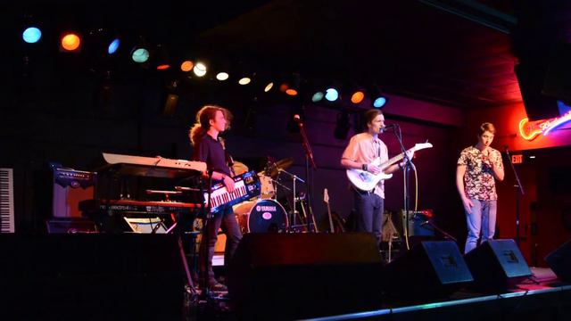 singledowt - Cherry смотреть онлайн