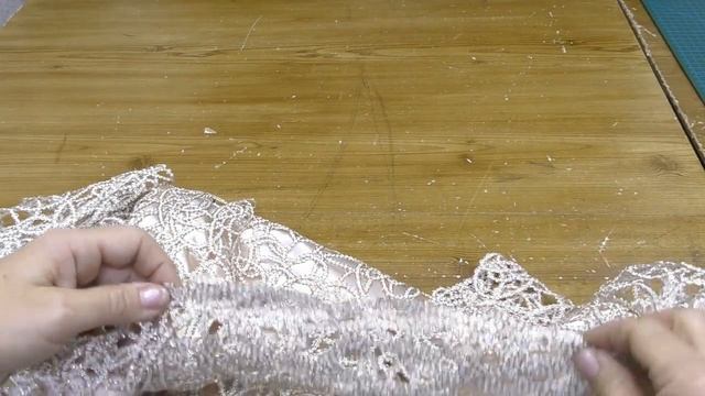 Нарядное кружевное платье на атласной подкладке. смотреть онлайн