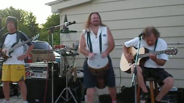 Hammerin' Cameron Bangs on his Djembe смотреть онлайн