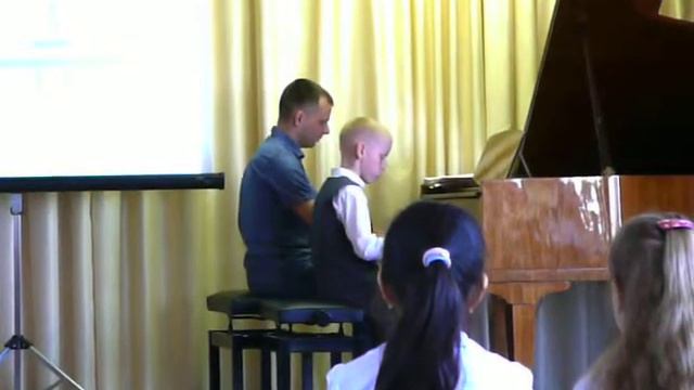 В четыре руки с сыном смотреть онлайн
