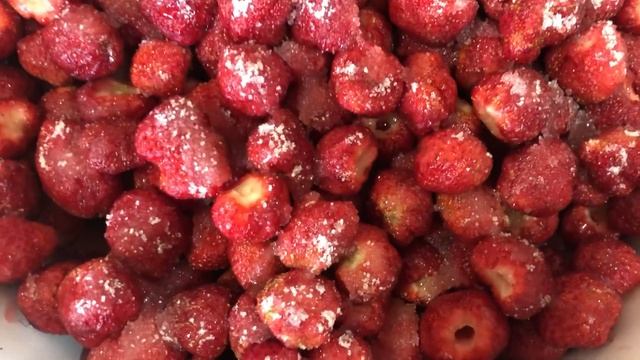 Клубника на зиму без варки. Самый быстрый и лёгкий рецепт заморозки. смотреть онлайн