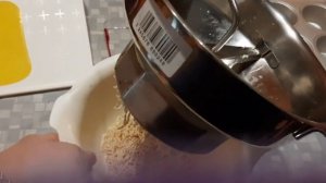 Протирочное сито и творог