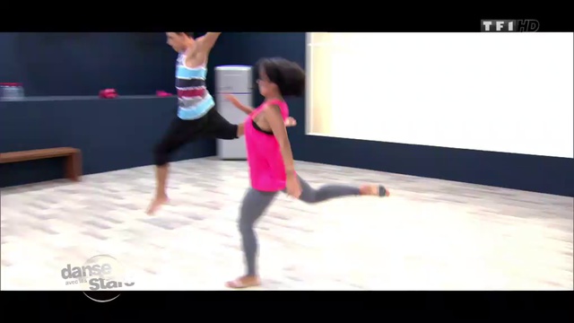Alizée - Presentation interview for the week 3 of Danse avec les stars смотреть онлайн