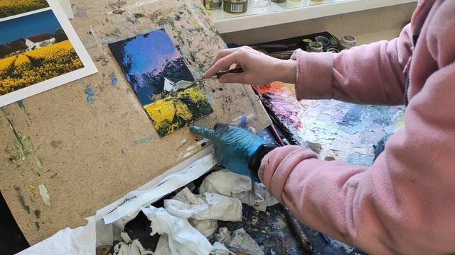 Урок 3 Видеоурок по живописи, пишем рапсовое поле с белыми домиками маслом, мастихином. смотреть онлайн