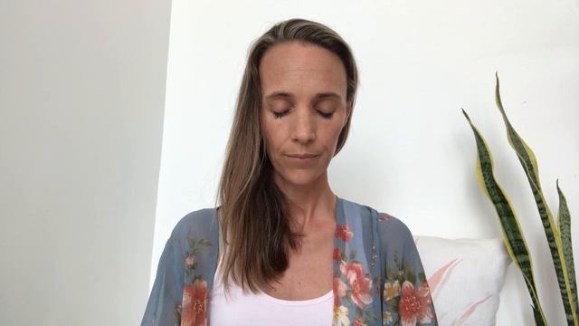 The Daily Ground - Shower Meditation смотреть онлайн