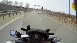 На Suzuki Burgman 650 Executive по трассе.