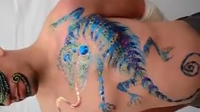 Welsh bodypaint festival freehand glitter tattoo competition winner lizard gecko смотреть онлайн