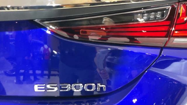 2023 Lexus ES 300h F Sport