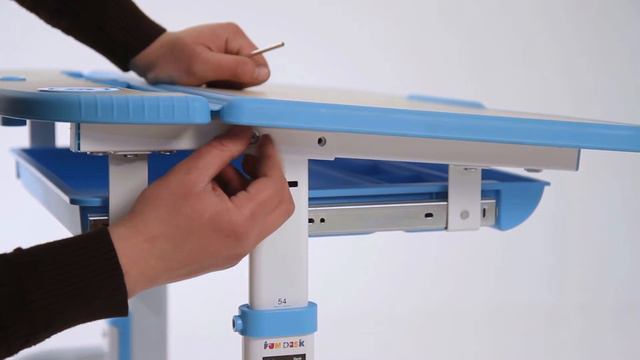 Видео-обзор парты FunDesk Cura смотреть онлайн