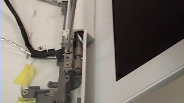 Macbook 13" Repair - LCD From Bottom Pan Removal смотреть онлайн