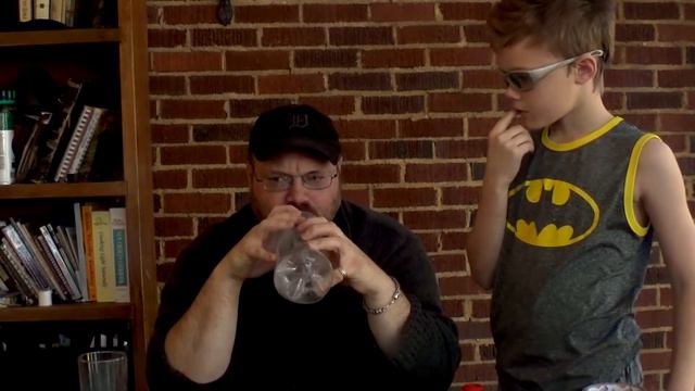 Homemade Instruments 12 Coke Bottle Oboe and Comb Harmonica смотреть онлайн
