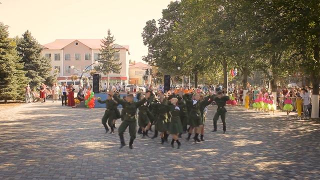 Ритмик Данс - Военное попурри смотреть онлайн