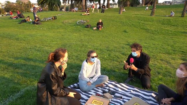 I Asked Strangers About Their Insecurities... смотреть онлайн