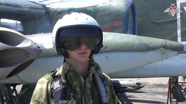 Наши лётчики знают, как надо побеждать! «Самолетом также легко управлять, как и велосипедом, но нео смотреть онлайн