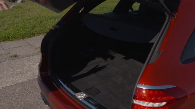 Mercedes 2017 E-Class Estate E 220 D Test Drive and Review | Car | English смотреть онлайн