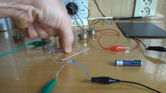 САМЫЙ КРУТОЙ ТРАНЗИСТОР - П210А смотреть онлайн