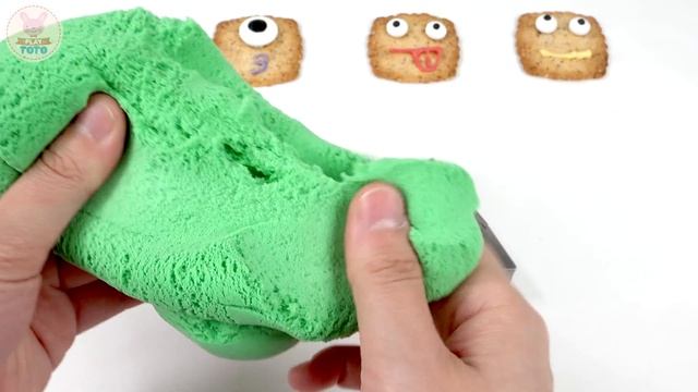 SESAME SEED CRACKER FRIENDS MAKE VARIOUS SHAPES OUT OF KINETIC SAND LEARN COLORS & NUMBERS смотреть онлайн