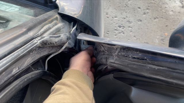 Замена петель водительской двери на Nissan Cefiro A32 смотреть онлайн