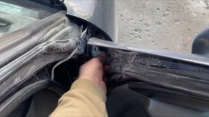 Замена петель водительской двери на Nissan Cefiro A32