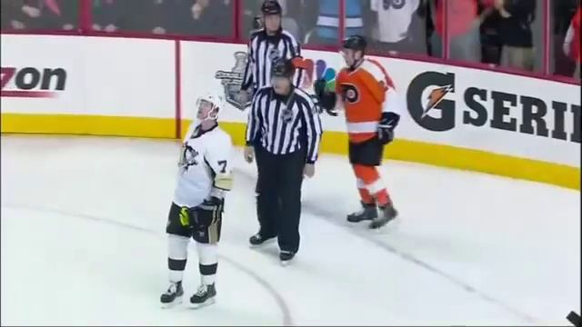 Penguins vs. Flyers Massive Brawl (Game 3 15/4/12) смотреть онлайн