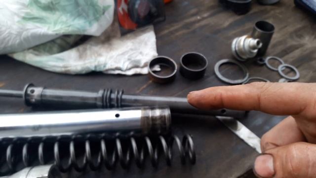 Разобрал амортизатор передней вилки VFR800, основные моменты. смотреть онлайн