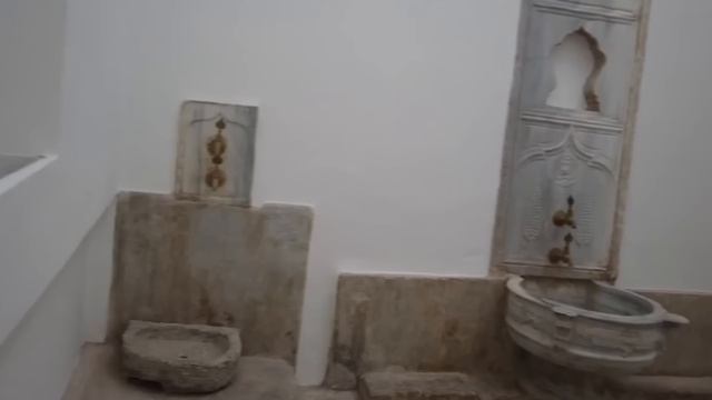 Личная гигиена и досуг евнухов в султанском дворце смотреть онлайн