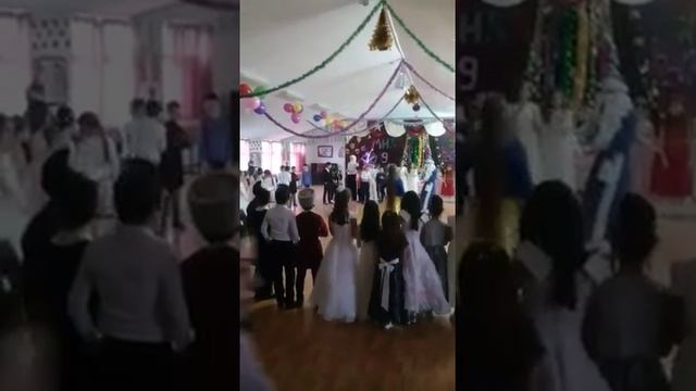 Новый год 2019 в школе Зязиков- юрт смотреть онлайн