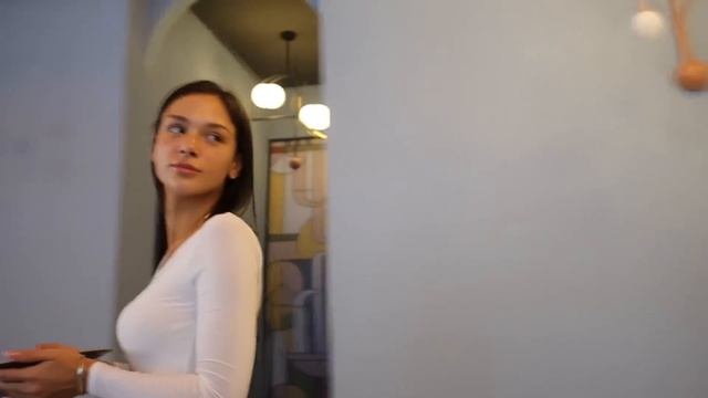 ANJA BLAA ME USLUŽUJE U NJENOM RESTORANU *poljubili se* смотреть онлайн